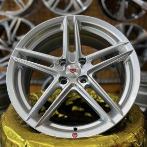 رینگ Vossen ووسن طرح استرا سایز 17 نقره‌ای