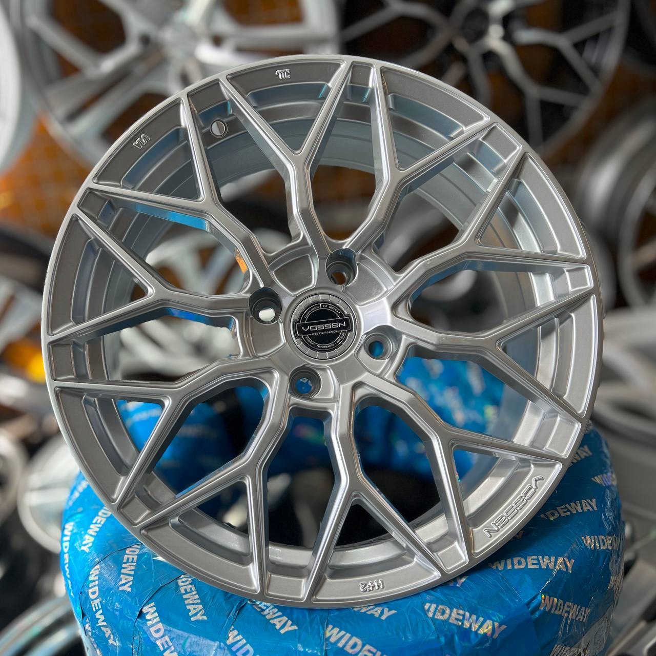 رینگ Vossen ووسن HF2 سایز 15 جا پیچ ۱۰۸ نقرهای